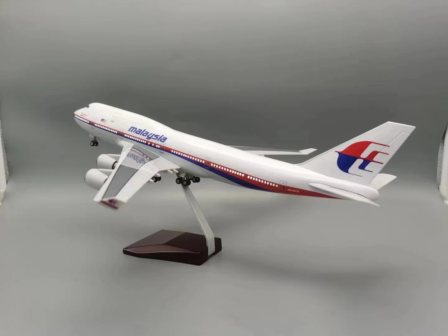B747 Malaysia Airways 1/150 Sc - Home Decor Malaysia review and price